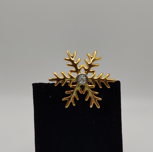 Vintage Snowflake Rhinestone Brooch Gold Tone - Picture 1 of 5